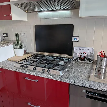 Marti's House-near Leonardo Academy, Mpx, Maggiore Apartman Sesto Calende